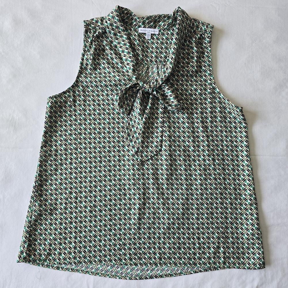 Chic Sleeveless Geometric Blouse